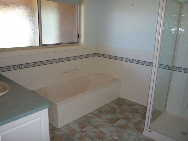 24 Sloane Road, St Arnaud VIC 3478