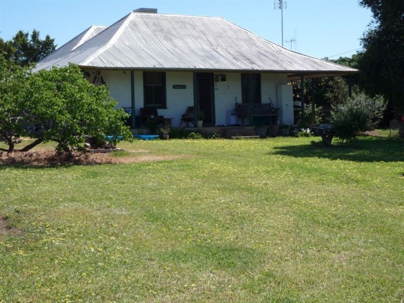 3 0utram street, St Arnaud VIC 3478