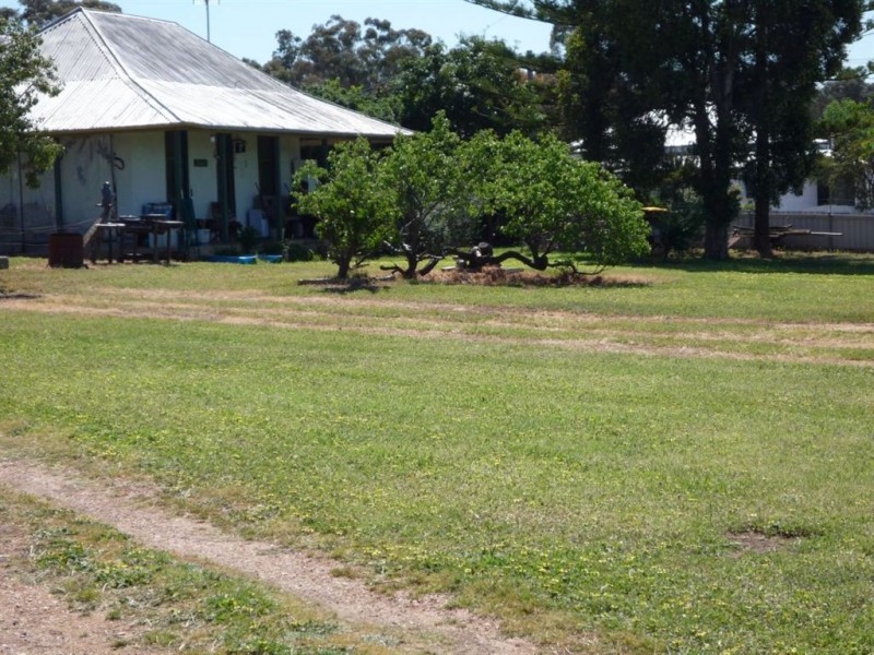 3 0utram street, St Arnaud VIC 3478