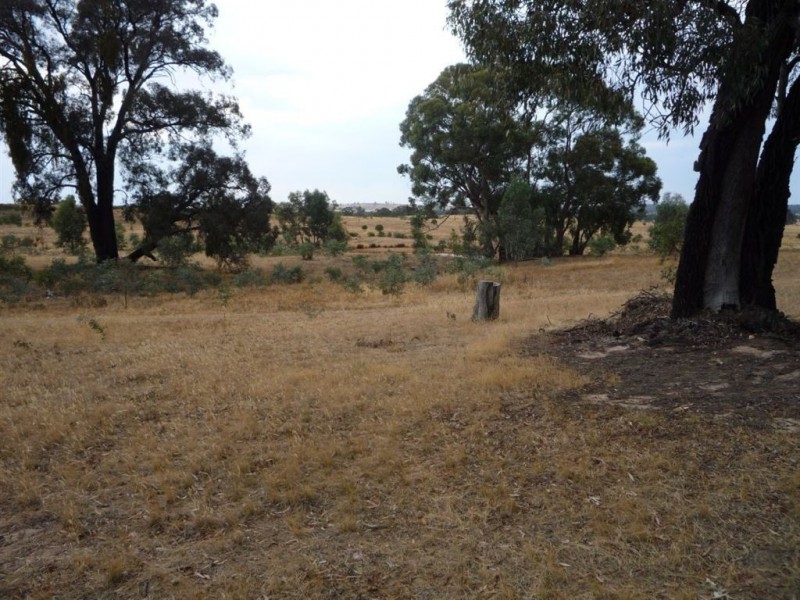 - Rostron/Stuart Mill Road, Stuart Mill VIC 3478