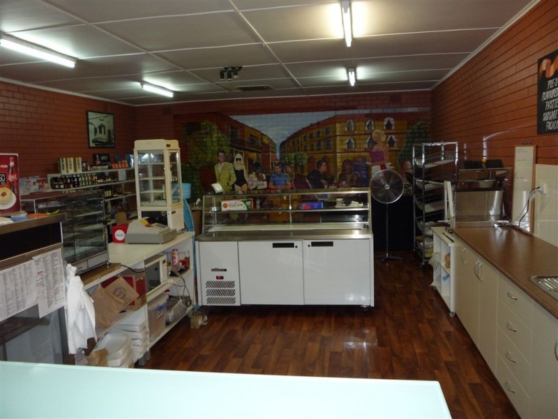 16 Kings Avenue, St Arnaud VIC 3478