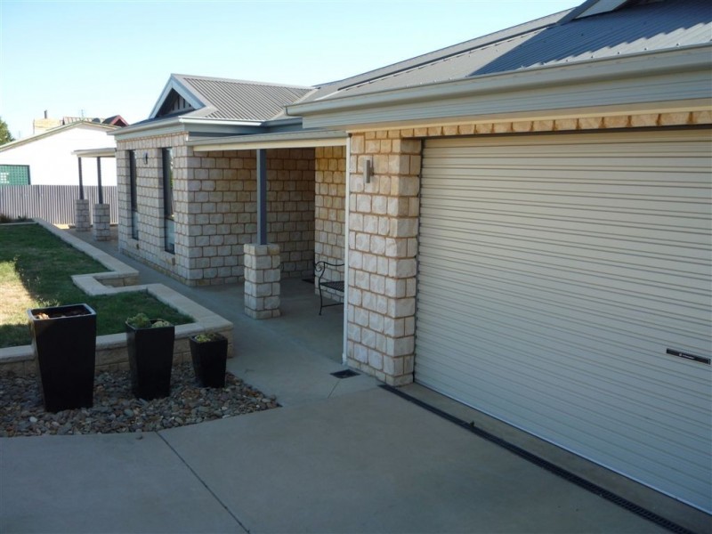 31 Canterbury Street, St Arnaud VIC 3478