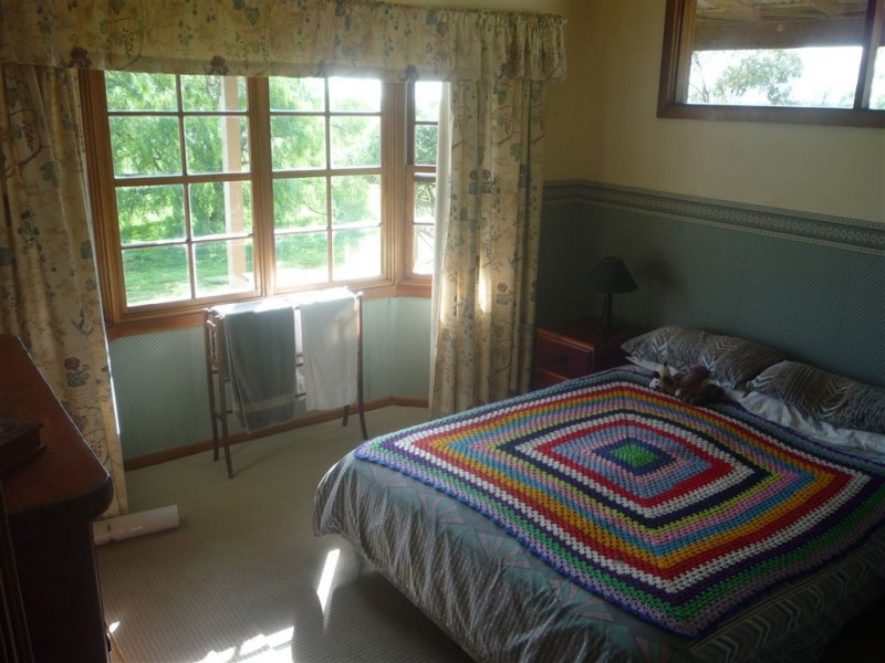 33 Dunlop Road, St Arnaud VIC 3478