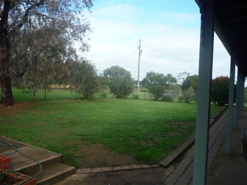 33 Dunlop Road, St Arnaud VIC 3478