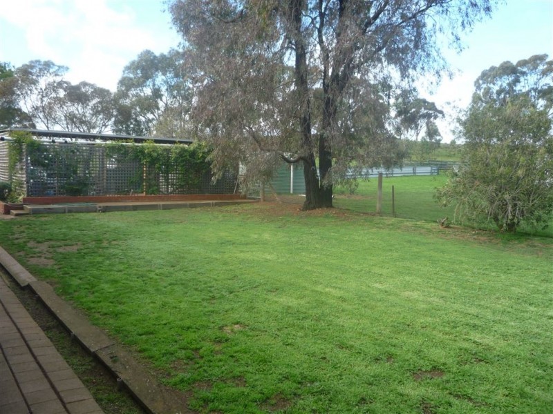 33 Dunlop Road, St Arnaud VIC 3478