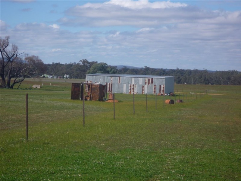 1293 DUNOLLY ROAD, Emu VIC 3475