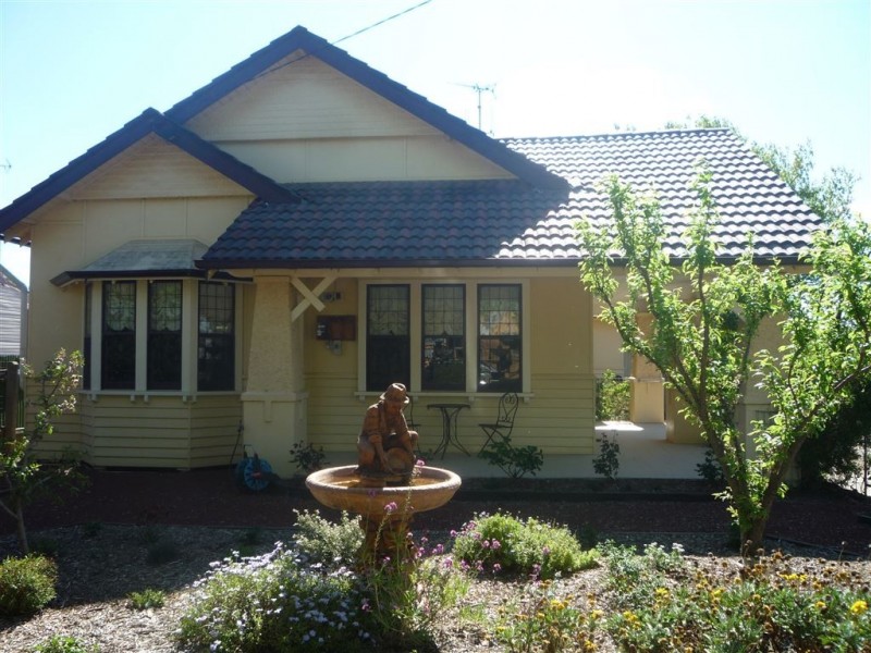 12 Armstrong Street, Charlton VIC 3525