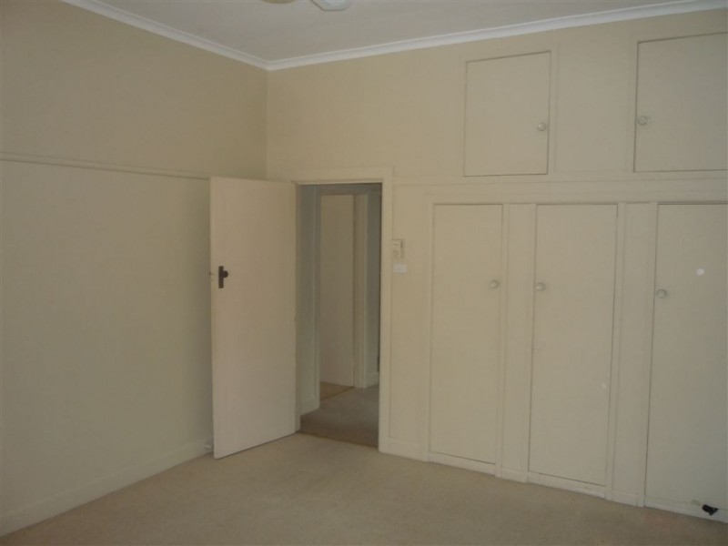 8 Nelson Parade, St Arnaud VIC 3478