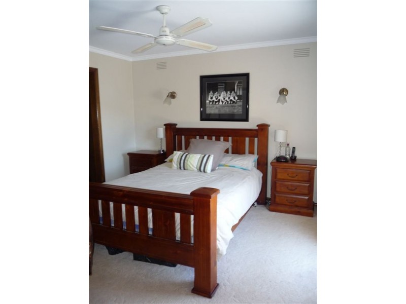 11 MELBOURNE ROAD, St Arnaud VIC 3478