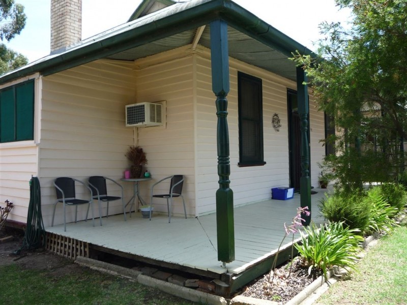 67 McMahon Street, St Arnaud VIC 3478