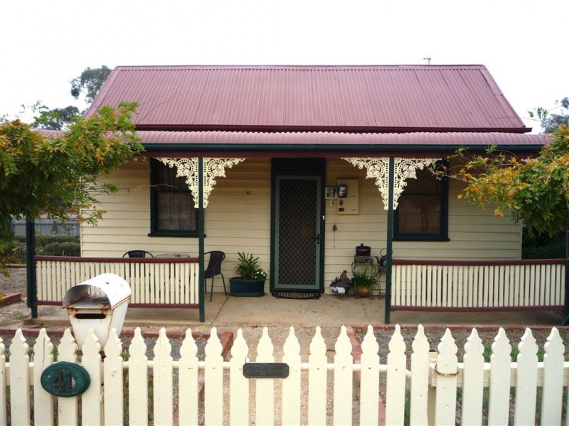 41 BUTCHER ST, St Arnaud VIC 3478