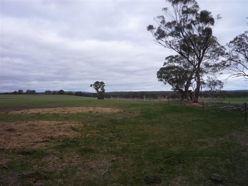 - -, Carapooee VIC 3477