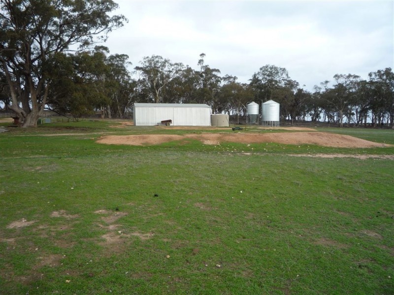 - -, Carapooee VIC 3477