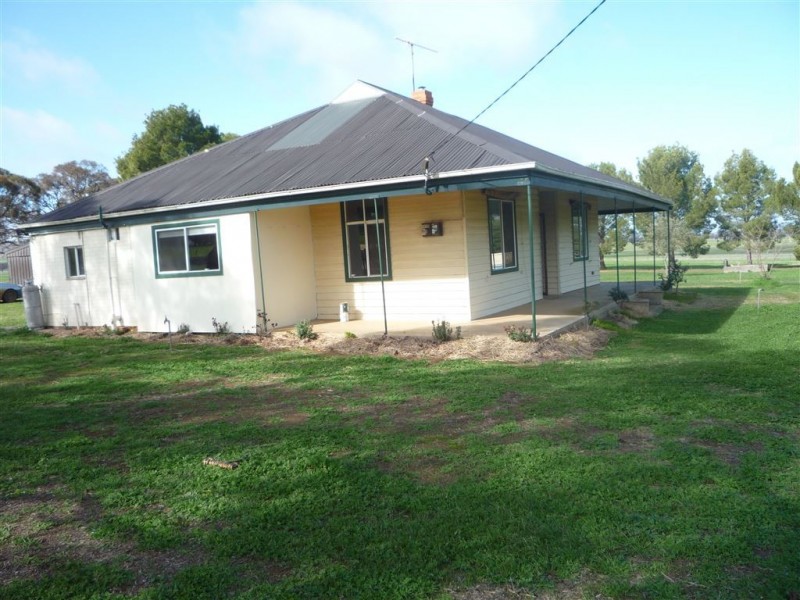 82 Hamilton Road Coonooer Bridge, St Arnaud VIC 3478