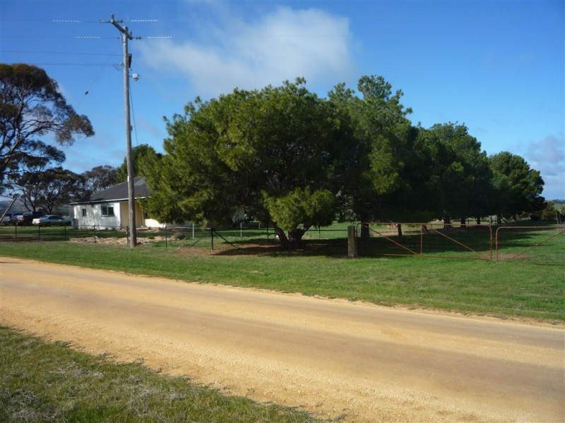 82 Hamilton Road Coonooer Bridge, St Arnaud VIC 3478