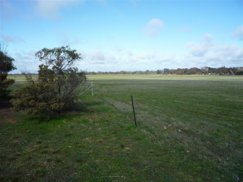 82 Hamilton Road Coonooer Bridge, St Arnaud VIC 3478