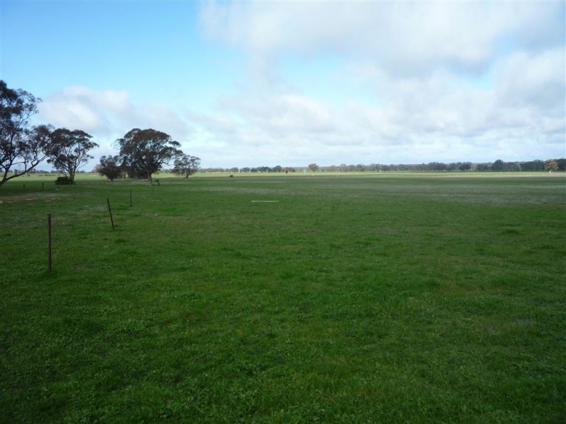 82 Hamilton Road Coonooer Bridge, St Arnaud VIC 3478