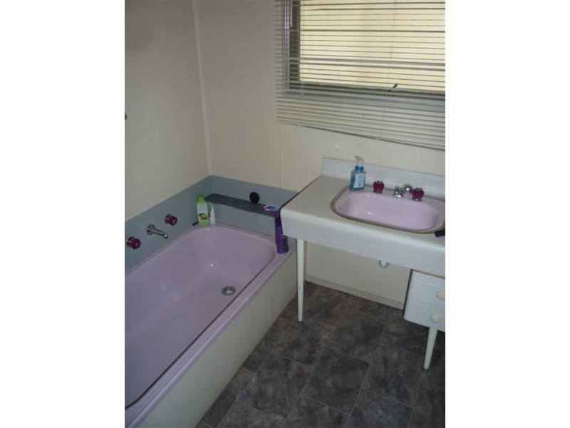 1 QUEEN STREET, St Arnaud VIC 3478