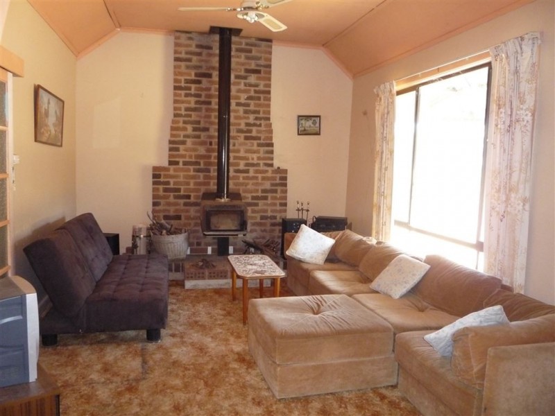 17 Salisbury Road, St Arnaud VIC 3478