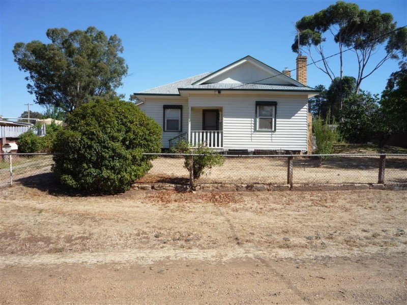 4 Edwards Street, St Arnaud VIC 3478