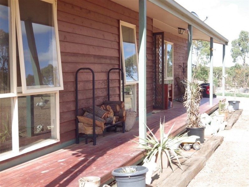 75 WOOLPACK ROAD, St Arnaud VIC 3478