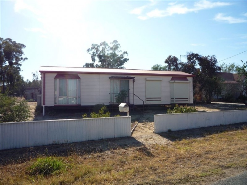 8 Grant Street, St Arnaud VIC 3478