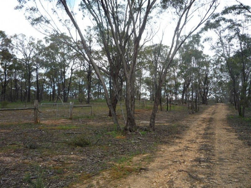 - Stanley Road, St Arnaud VIC 3478