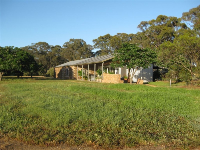 633 Carapooee Road, Carapooee VIC 3477