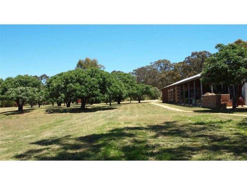 633 Carapooee Road, Carapooee VIC 3477