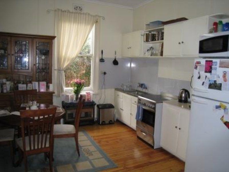 9 Kings Avenue, St Arnaud VIC 3478