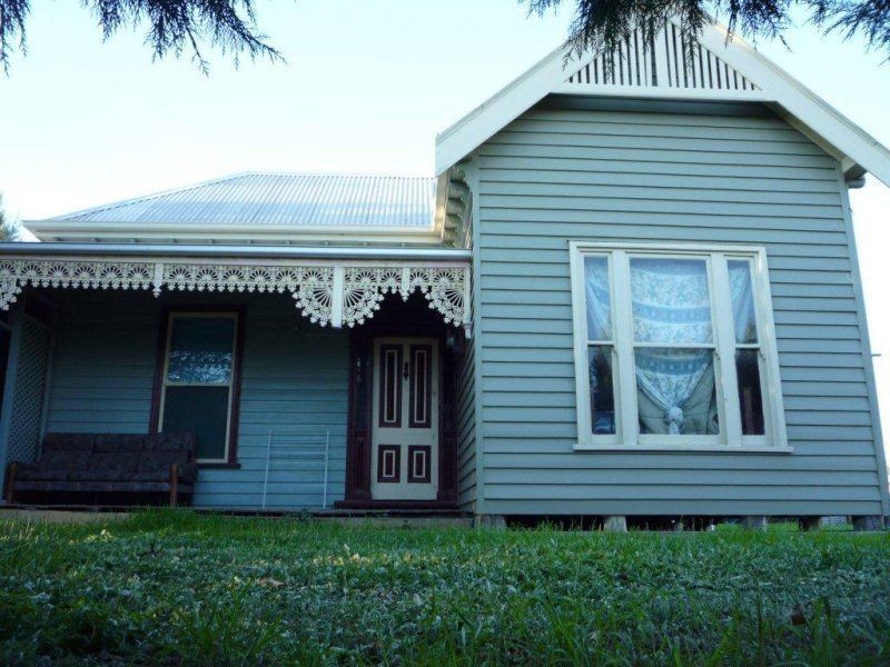 32 Kings Avenue, St Arnaud VIC 3478