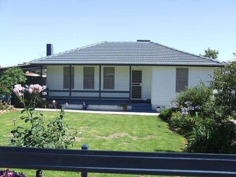 12 Watermain Street, Narrandera NSW 2700