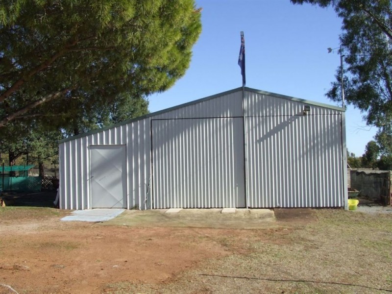 339 Pine Hill Road, Narrandera NSW 2700