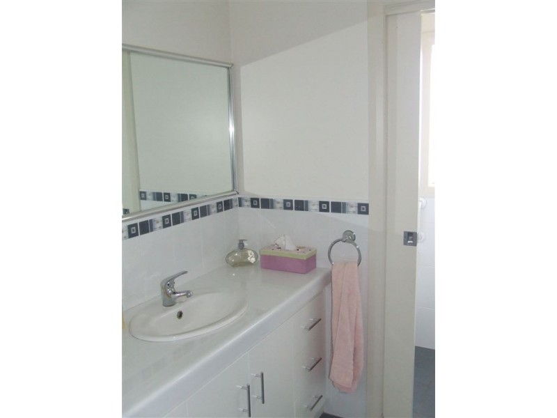 2/14 Elwin Street, Narrandera NSW 2700