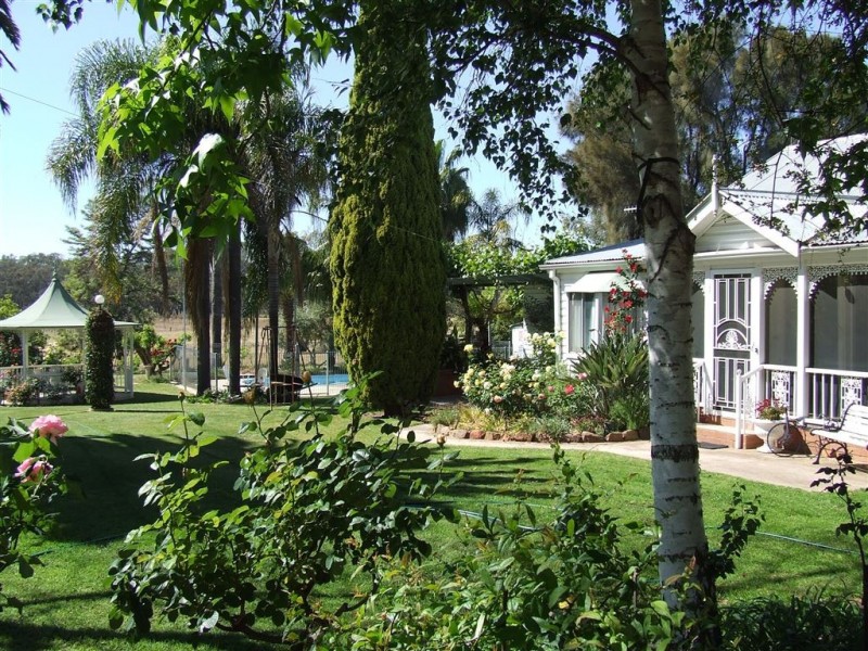 - Parkwood and Brimbla, Narrandera NSW 2700