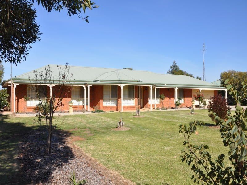 32 Airport Road, Kerang VIC 3579
