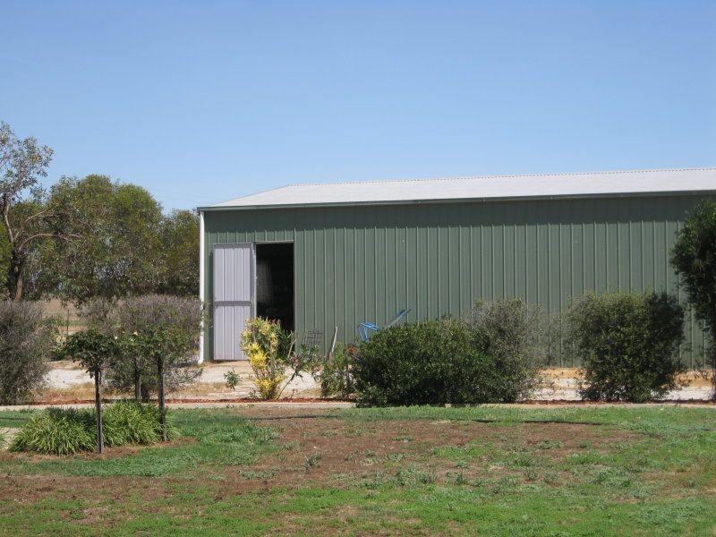 32 Airport Road, Kerang VIC 3579