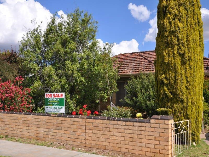 4 Vaughan St, Kerang VIC 3579