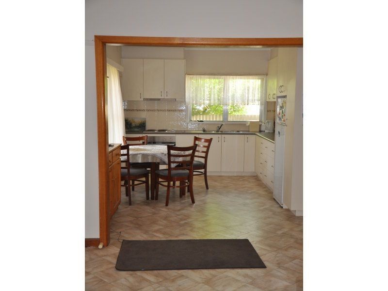 4 Vaughan St, Kerang VIC 3579