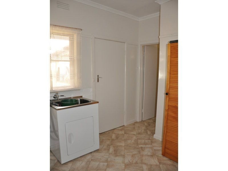 4 Vaughan St, Kerang VIC 3579