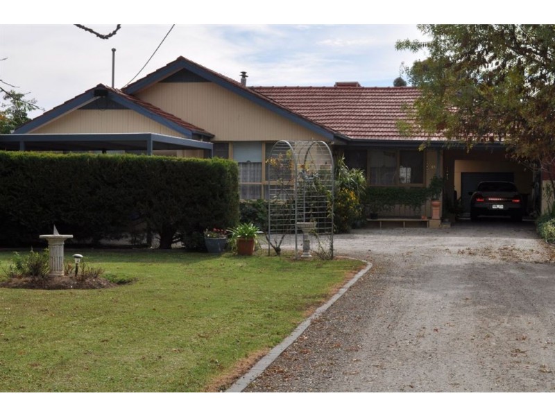 18 Park Rd, Kerang VIC 3579