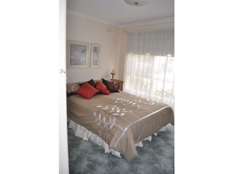 18 Park Rd, Kerang VIC 3579