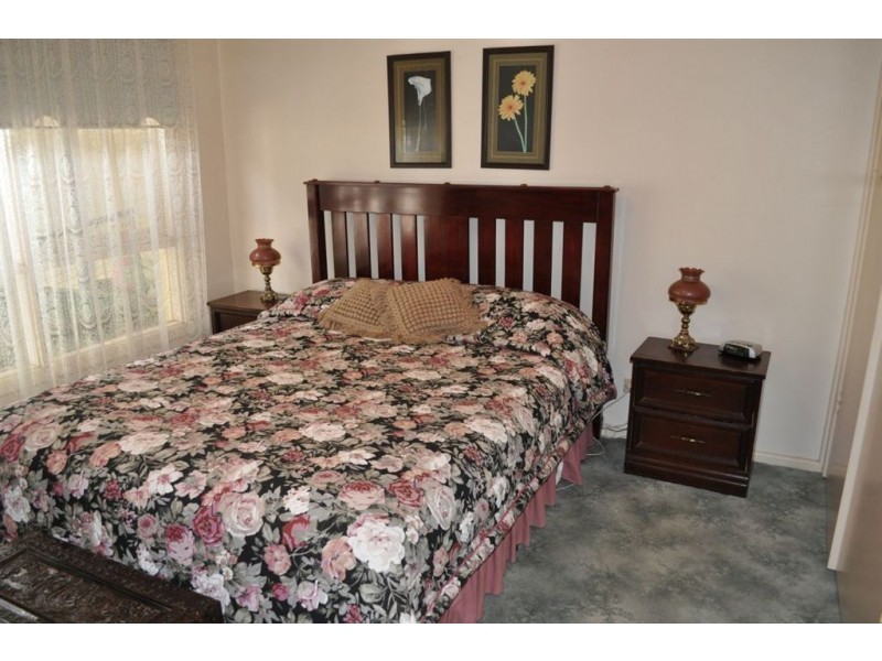 18 Park Rd, Kerang VIC 3579