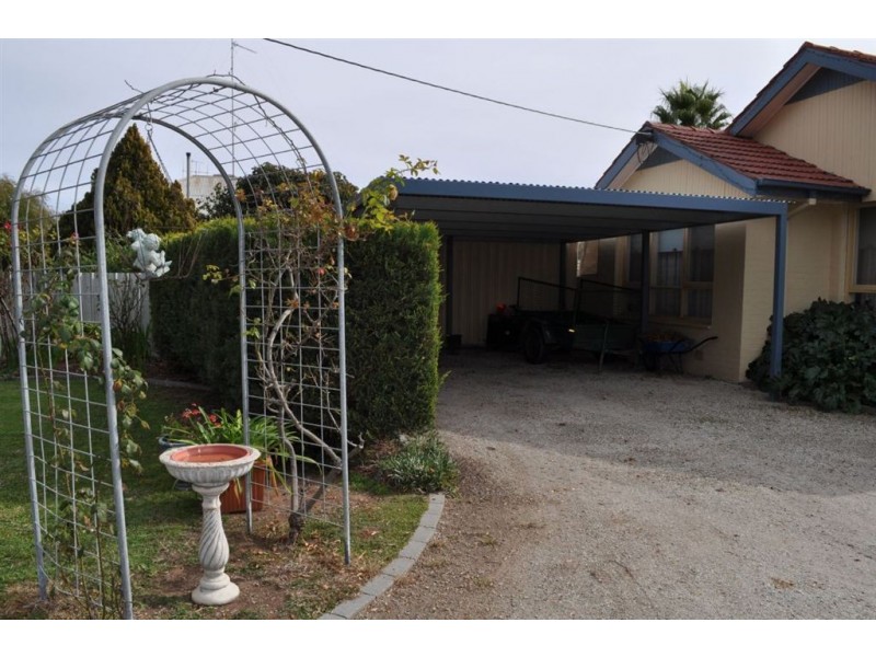 18 Park Rd, Kerang VIC 3579