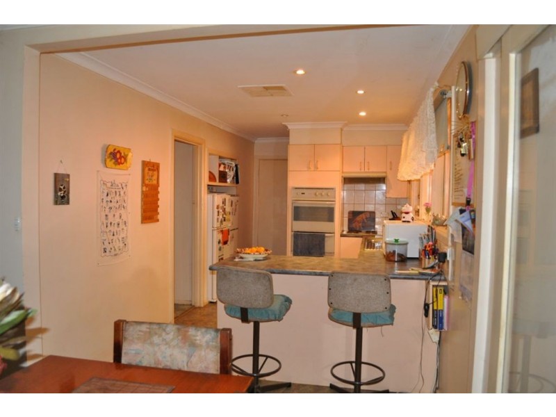 18 Park Rd, Kerang VIC 3579