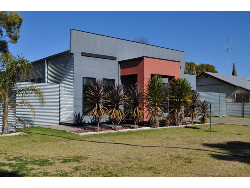 4 Lloyd St, Kerang VIC 3579