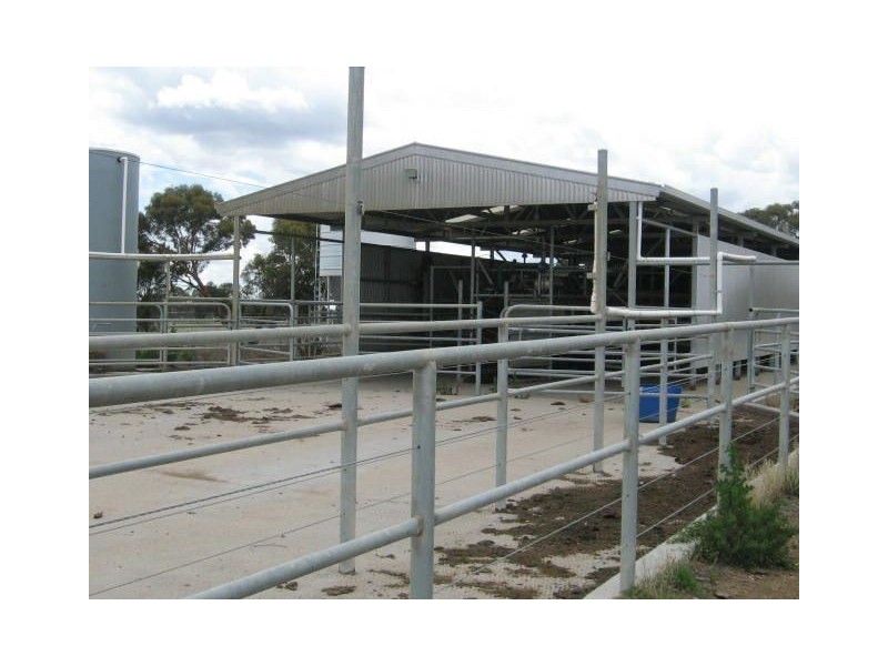 407 CRAIG RD, Koroop VIC 3579