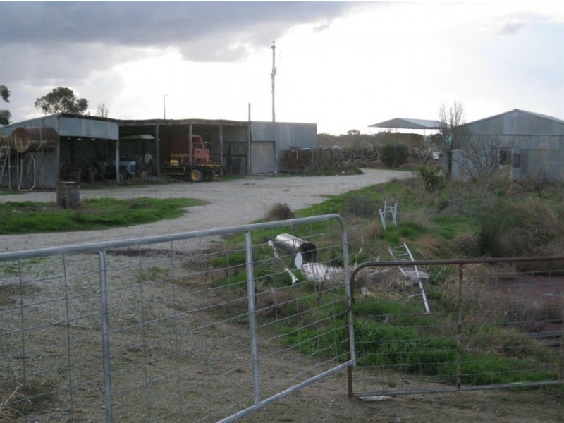 407 CRAIG RD, Koroop VIC 3579