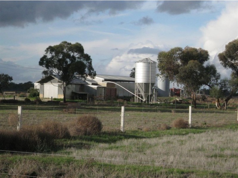 407 CRAIG RD, Koroop VIC 3579