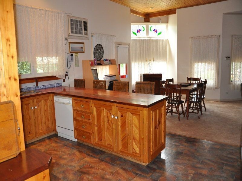 39 Albert, Kerang VIC 3579